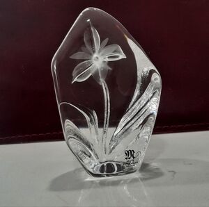 Mats Jonasson Maleras Sweden Full Lead Crystal Flower Signed